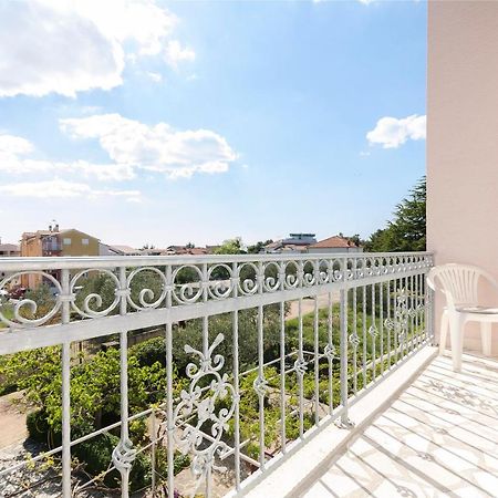 Apartment And Rooms Ema Водице Екстер'єр фото