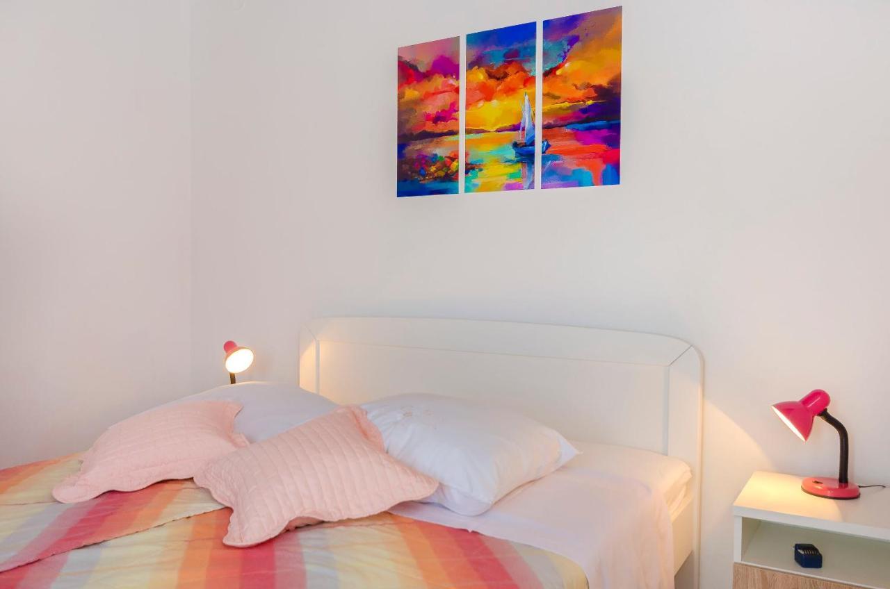 Apartment And Rooms Ema Водице Екстер'єр фото