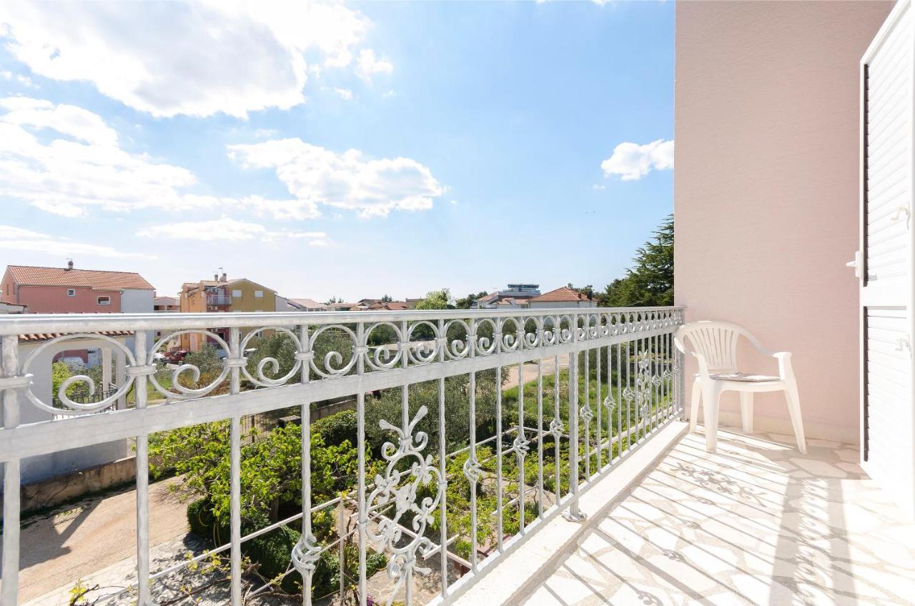 Apartment And Rooms Ema Водице Екстер'єр фото