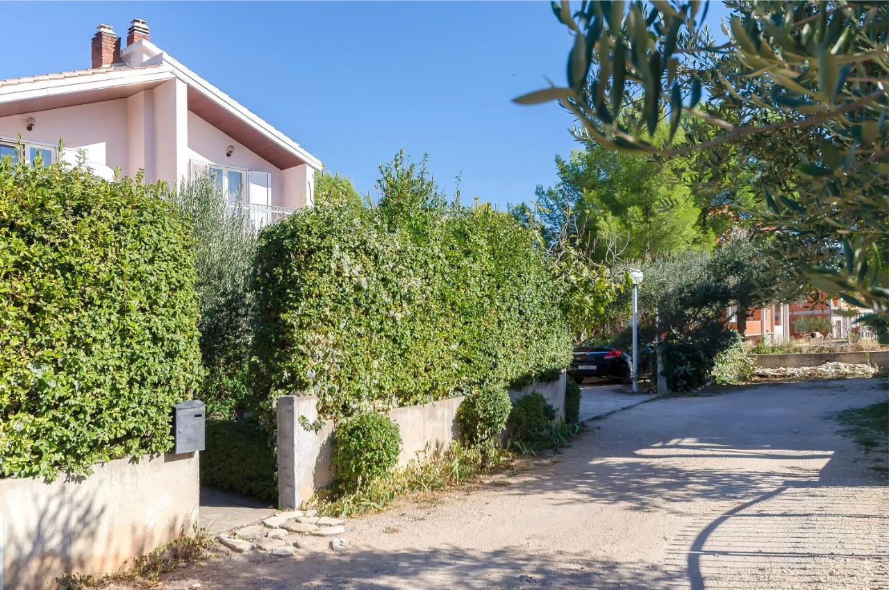 Apartment And Rooms Ema Водице Екстер'єр фото