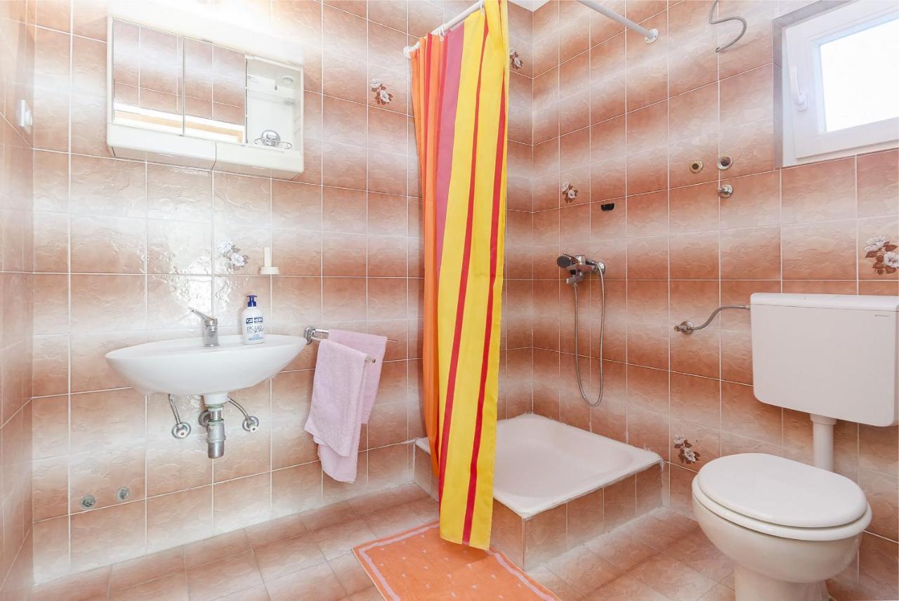 Apartment And Rooms Ema Водице Екстер'єр фото